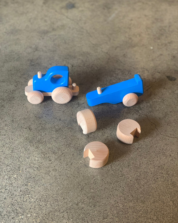 Bajo Tractor with blocks