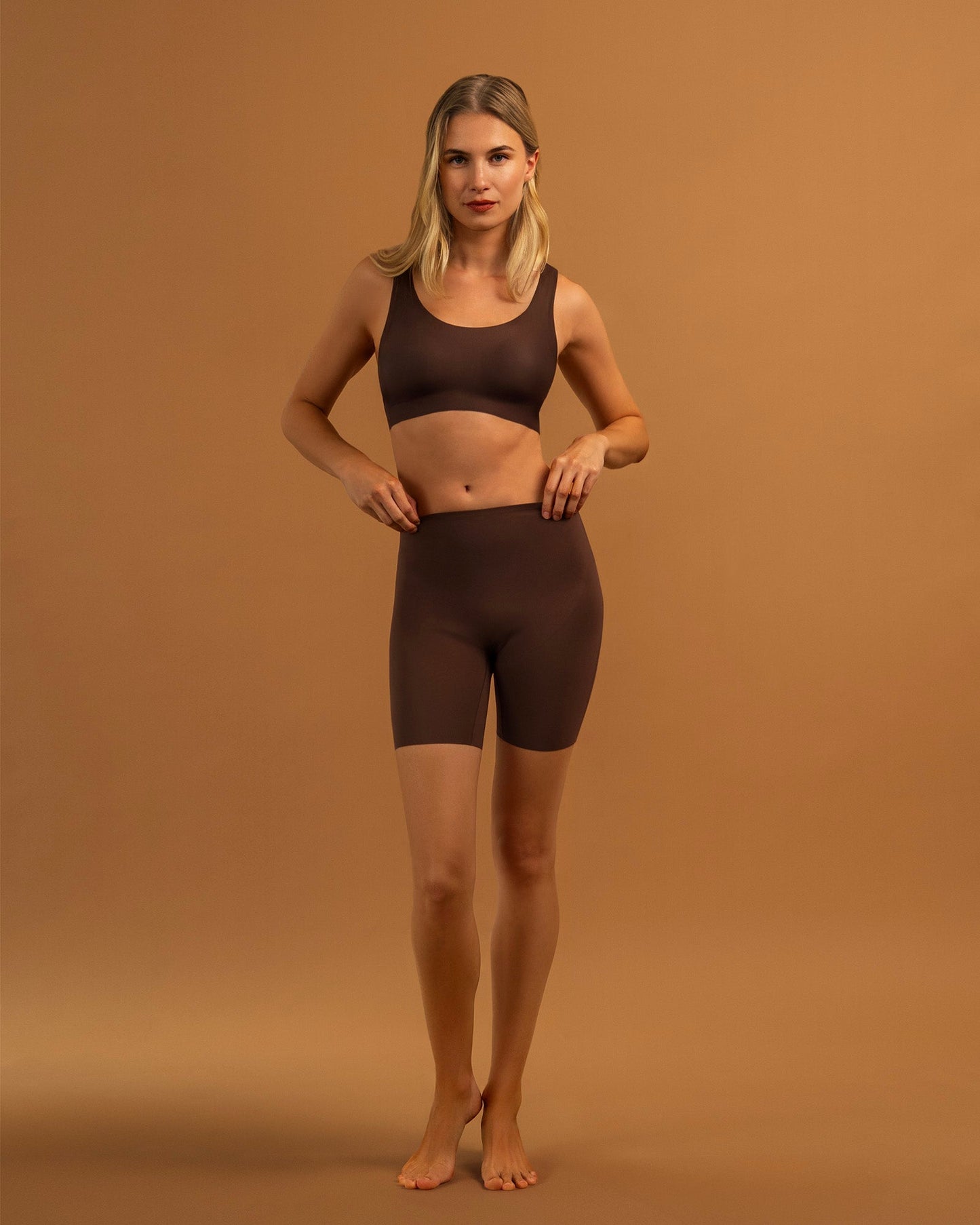 LAYER ZERO SEAMLESS SHAPING NYLON SHORT