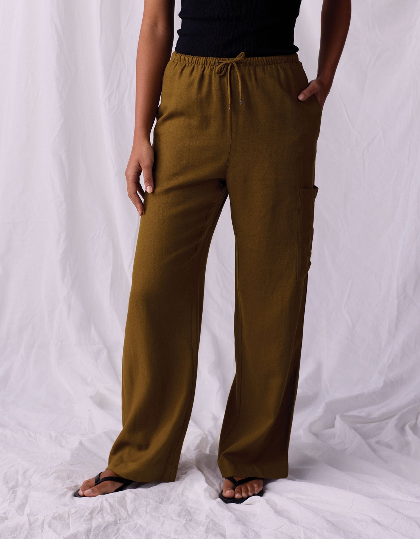 Leukos Linen-Blend Drawcord Pant in Tobacco