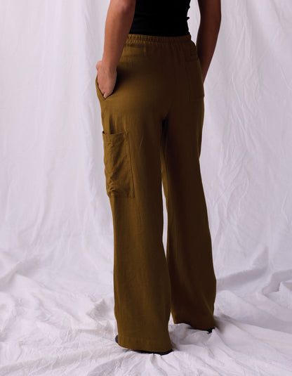 Leukos Linen-Blend Drawcord Pant in Tobacco