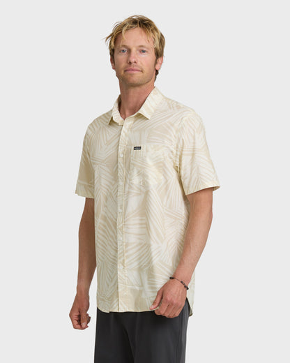 Aruba Palm Classic Stretch Short Sleeve Shirt - Snow White