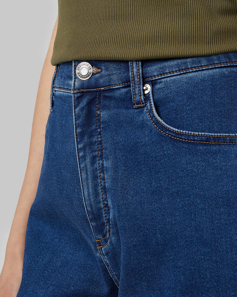 WOMEN'S STRETCH COMFORT JEAN 5-INCH SHORT