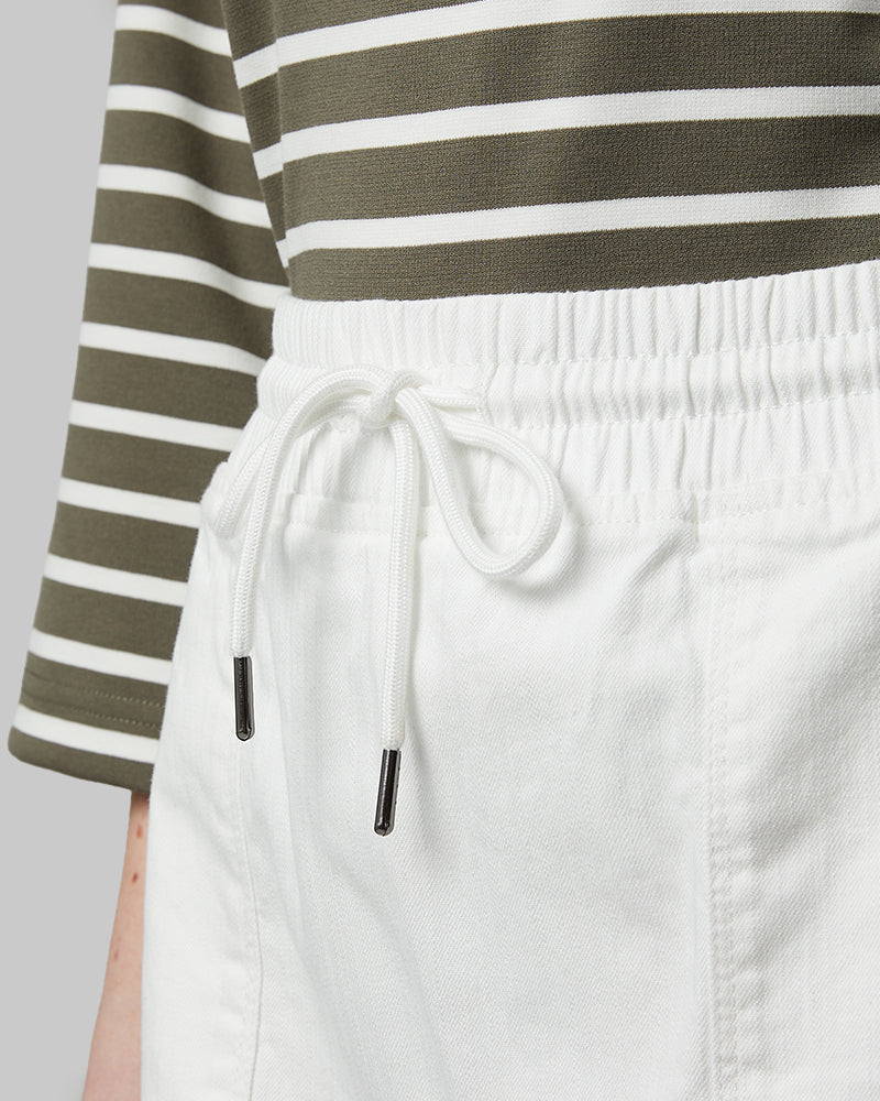 WOMEN'S FEATHERWEIGHT DENIM SKORT