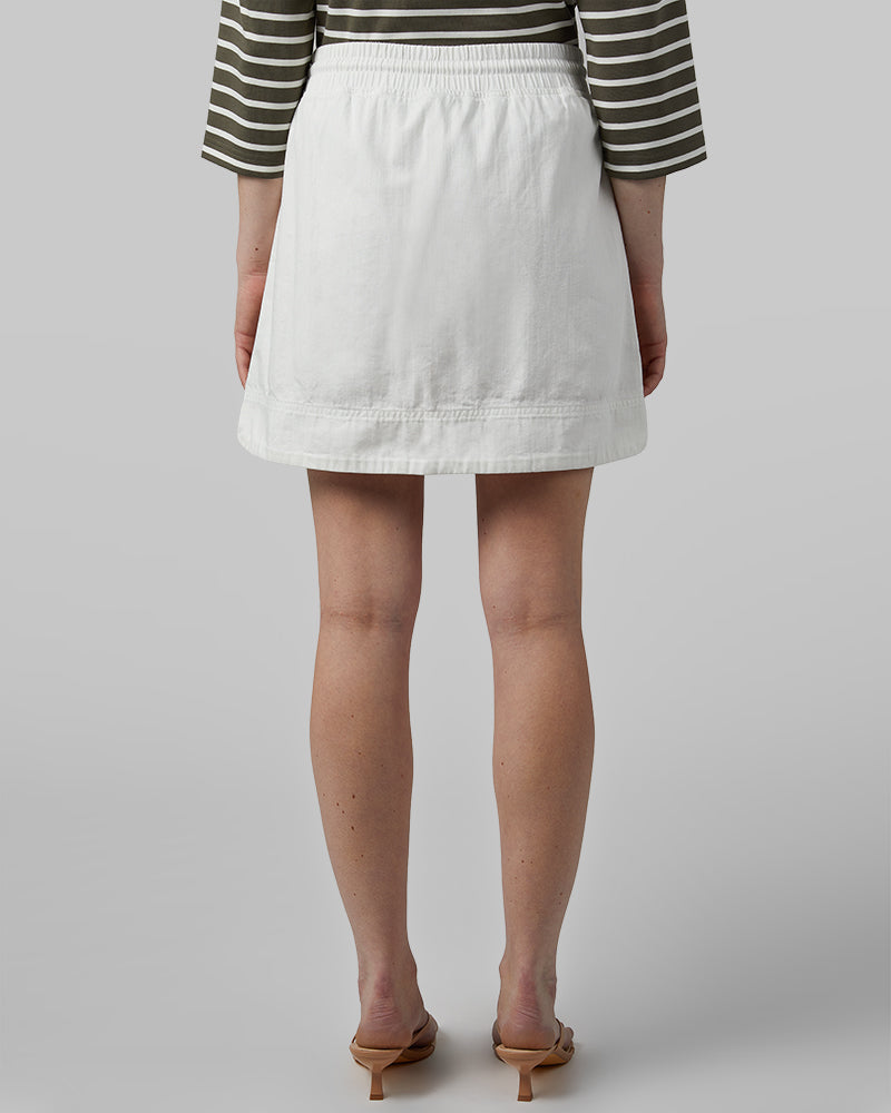 WOMEN'S FEATHERWEIGHT DENIM SKORT