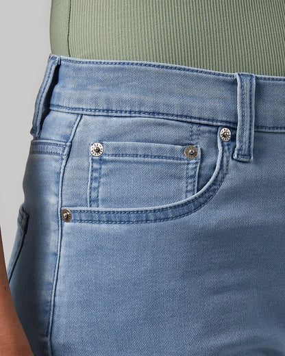 WOMEN'S STRETCH COMFORT JEAN 5-INCH SHORT