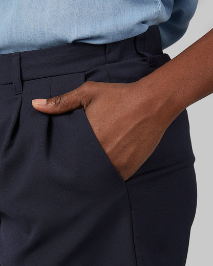 WOMEN'S FEATHERWEIGHT WOVEN PULL-ON SHORT