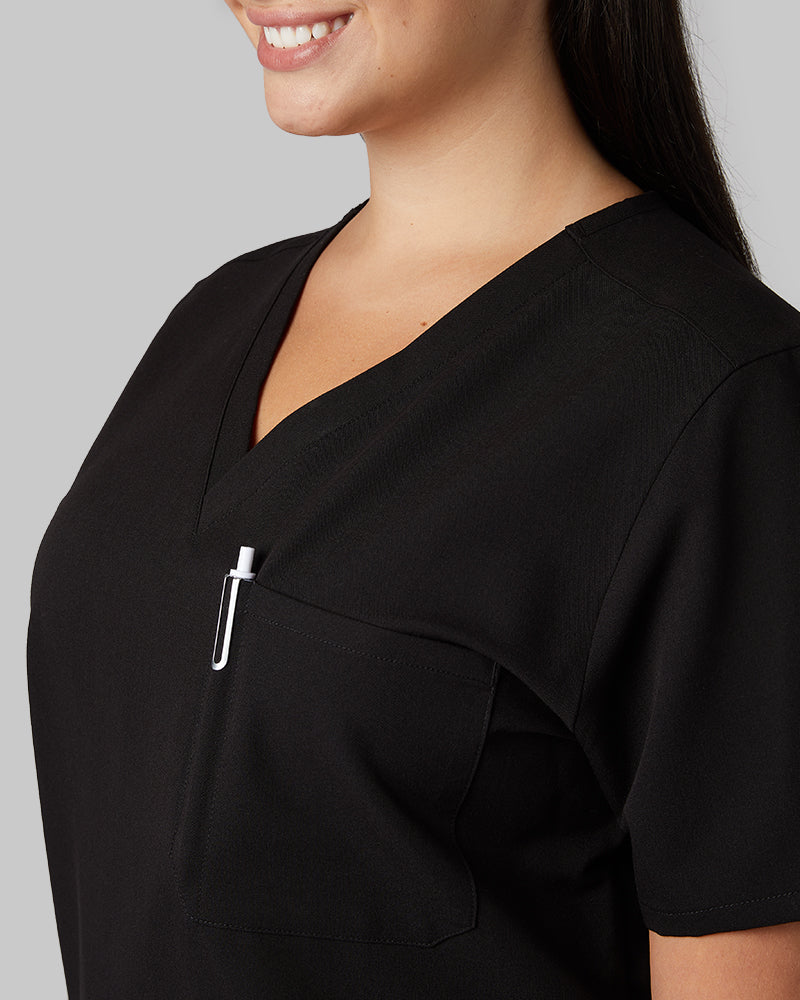 WOMEN'S CHEST POCKET V-NECK SCRUB TOP