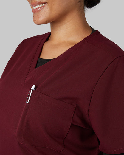 WOMEN'S CHEST POCKET V-NECK SCRUB TOP