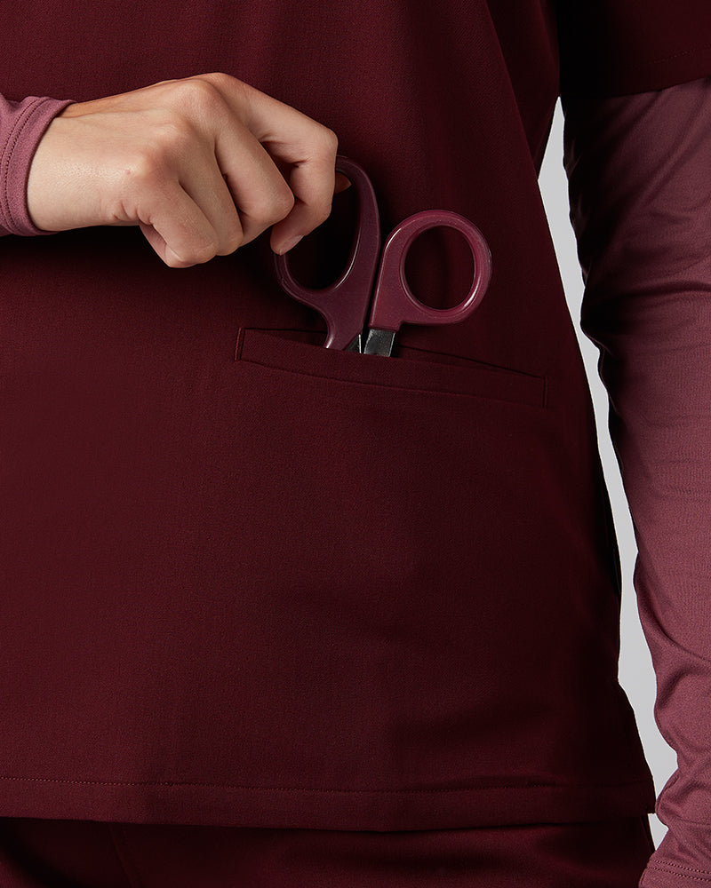 WOMEN'S 2-POCKET V-NECK SCRUB TOP