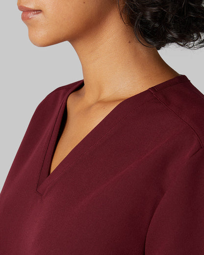 WOMEN'S 2-POCKET V-NECK SCRUB TOP
