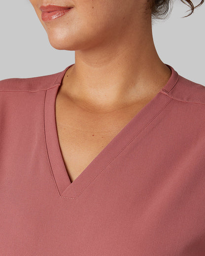 WOMEN'S 2-POCKET V-NECK SCRUB TOP